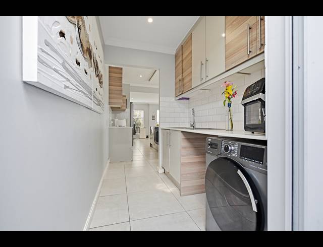 3 BEDROOM FREESTANDING FOR SALE IN SANDOWN